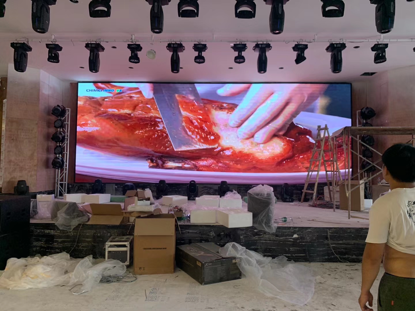 LED走字屏、門頭顯示屏、LED燈箱、酒吧動感顯示屏制作